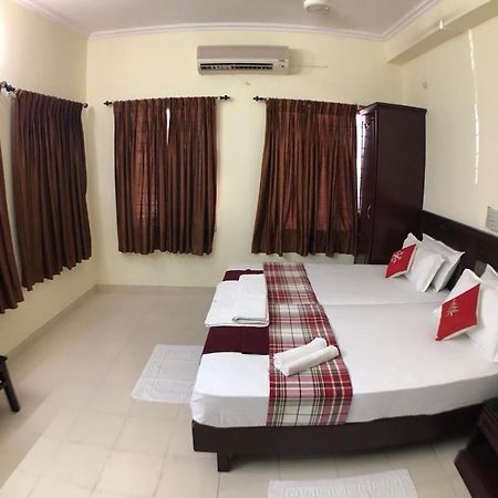 Mjm Plaza Hotel Kochi Exterior photo