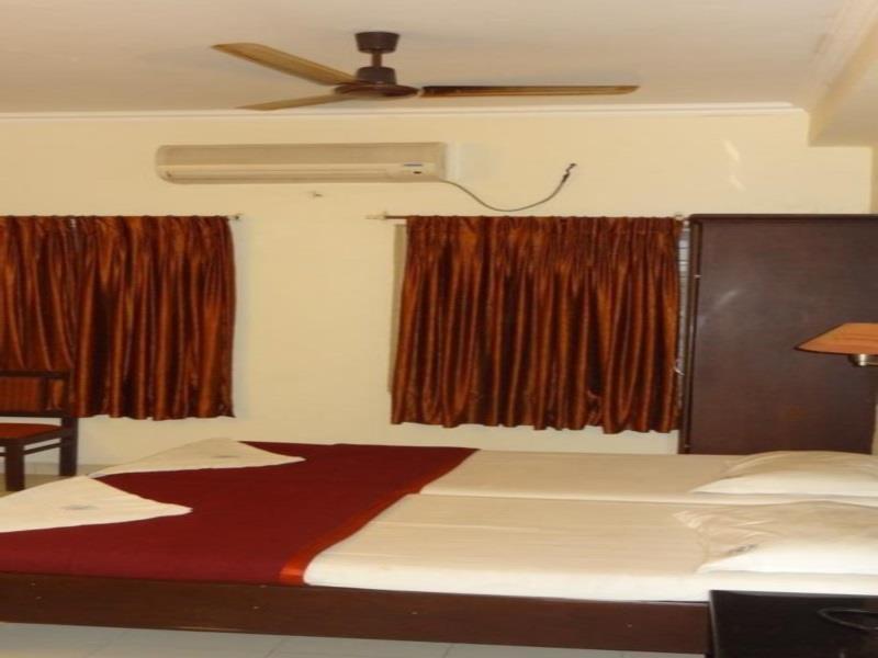 Mjm Plaza Hotel Kochi Exterior photo
